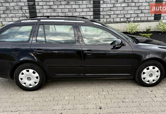 Чорний Шкода Октавія, об'ємом двигуна 1.6 л та пробігом 219 тис. км за 6800 $, фото 2 на Automoto.ua