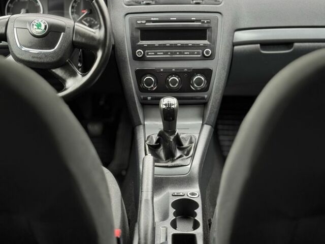 Черный Шкода Октавия, объемом двигателя 1.4 л и пробегом 237 тыс. км за 6700 $, фото 16 на Automoto.ua