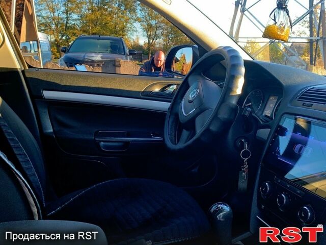 Черный Шкода Октавия, объемом двигателя 1.6 л и пробегом 216 тыс. км за 9000 $, фото 7 на Automoto.ua