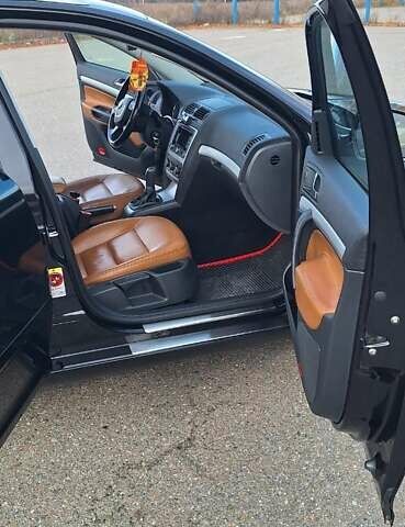 Черный Шкода Октавия, объемом двигателя 2 л и пробегом 277 тыс. км за 7200 $, фото 3 на Automoto.ua