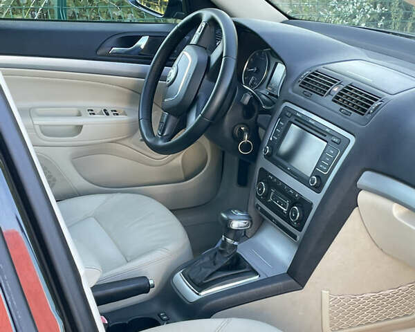 Черный Шкода Октавия, объемом двигателя 1.6 л и пробегом 246 тыс. км за 8499 $, фото 23 на Automoto.ua