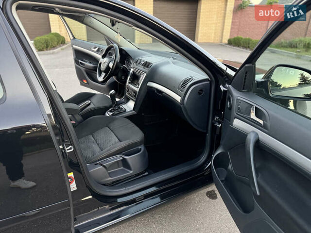 Чорний Шкода Октавія, об'ємом двигуна 1.8 л та пробігом 223 тис. км за 7999 $, фото 15 на Automoto.ua