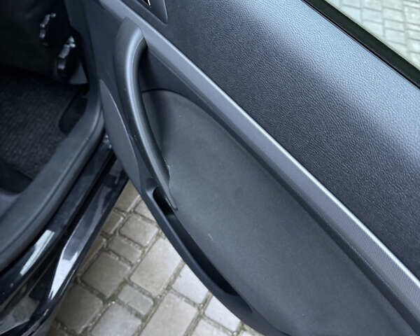 Черный Шкода Октавия, объемом двигателя 1.6 л и пробегом 250 тыс. км за 9300 $, фото 12 на Automoto.ua