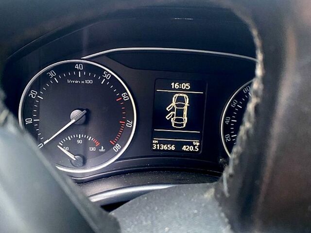 Черный Шкода Октавия, объемом двигателя 1.8 л и пробегом 313 тыс. км за 6300 $, фото 3 на Automoto.ua