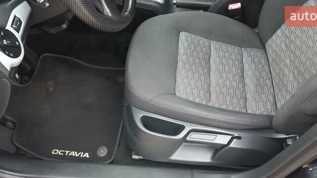 Чорний Шкода Октавія, об'ємом двигуна 1.6 л та пробігом 227 тис. км за 7499 $, фото 8 на Automoto.ua