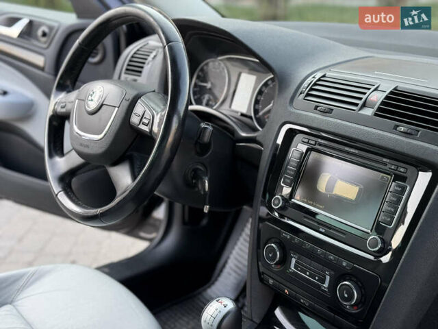 Черный Шкода Октавия, объемом двигателя 0 л и пробегом 215 тыс. км за 8800 $, фото 162 на Automoto.ua