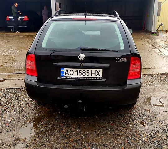 Шкода Октавия 2009 в Ромнах на Automoto.ua Черный Шкода Октавия, объемом двигателя 1.9 л и пробегом 230 тыс. км за 6000 $, фото 5 на Automoto.ua