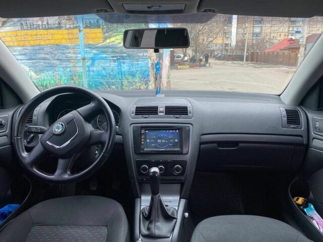 Черный Шкода Октавия, объемом двигателя 1.6 л и пробегом 290 тыс. км за 6800 $, фото 1 на Automoto.ua