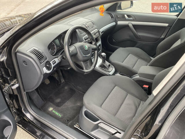 Черный Шкода Октавия, объемом двигателя 1.8 л и пробегом 207 тыс. км за 7300 $, фото 19 на Automoto.ua