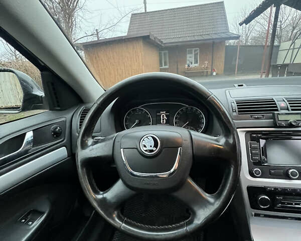 Черный Шкода Октавия, объемом двигателя 1.8 л и пробегом 320 тыс. км за 7500 $, фото 9 на Automoto.ua