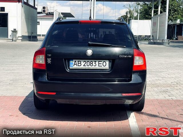 Черный Шкода Октавия, объемом двигателя 1.6 л и пробегом 320 тыс. км за 8300 $, фото 1 на Automoto.ua