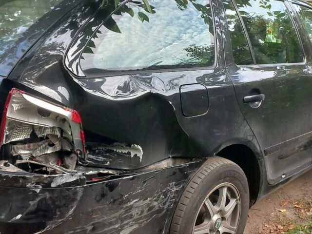 Черный Шкода Октавия, объемом двигателя 1.6 л и пробегом 310 тыс. км за 4250 $, фото 6 на Automoto.ua