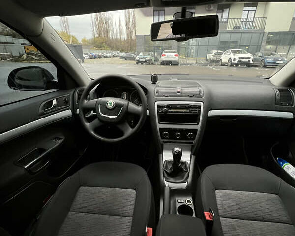 Чорний Шкода Октавія, об'ємом двигуна 1.6 л та пробігом 260 тис. км за 6450 $, фото 12 на Automoto.ua