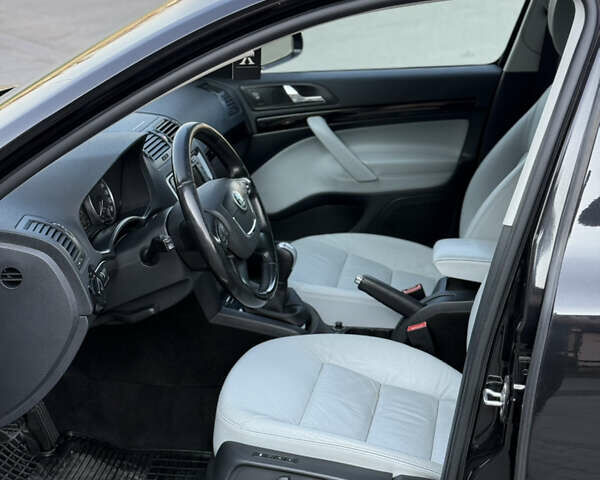 Черный Шкода Октавия, объемом двигателя 0 л и пробегом 215 тыс. км за 8800 $, фото 150 на Automoto.ua