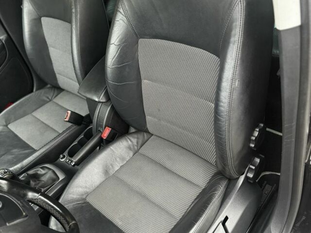 Черный Шкода Октавия, объемом двигателя 1.4 л и пробегом 230 тыс. км за 6900 $, фото 6 на Automoto.ua