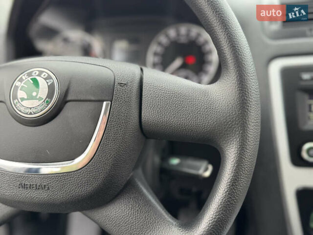 Чорний Шкода Октавія, об'ємом двигуна 1.4 л та пробігом 232 тис. км за 7200 $, фото 33 на Automoto.ua