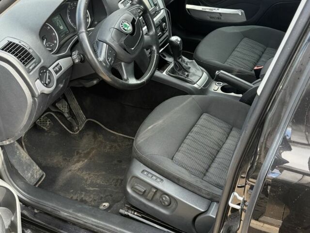 Черный Шкода Октавия, объемом двигателя 0 л и пробегом 196 тыс. км за 7300 $, фото 5 на Automoto.ua