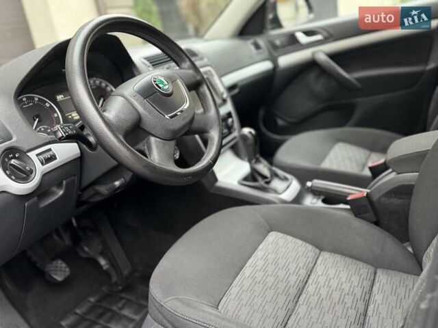 Черный Шкода Октавия, объемом двигателя 1.6 л и пробегом 148 тыс. км за 7900 $, фото 27 на Automoto.ua