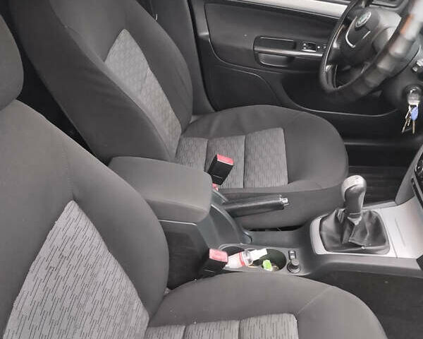 Черный Шкода Октавия, объемом двигателя 1.8 л и пробегом 212 тыс. км за 7700 $, фото 24 на Automoto.ua