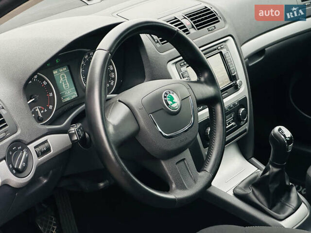 Черный Шкода Октавия, объемом двигателя 1.8 л и пробегом 223 тыс. км за 8999 $, фото 34 на Automoto.ua