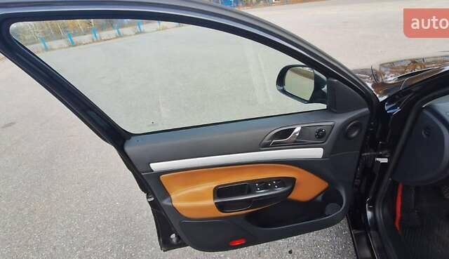 Черный Шкода Октавия, объемом двигателя 2 л и пробегом 277 тыс. км за 7200 $, фото 6 на Automoto.ua