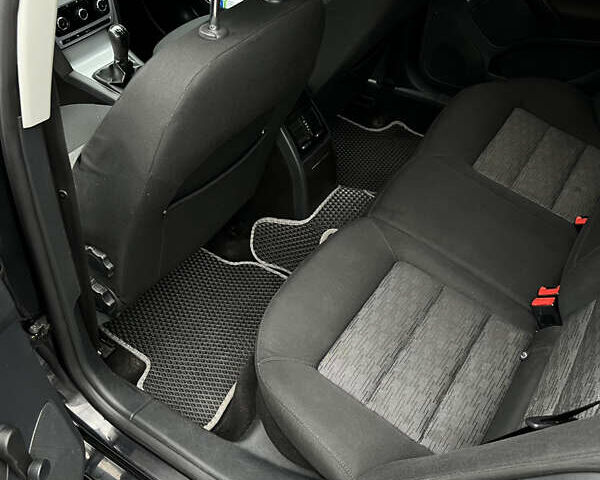 Чорний Шкода Октавія, об'ємом двигуна 1.6 л та пробігом 260 тис. км за 6450 $, фото 19 на Automoto.ua