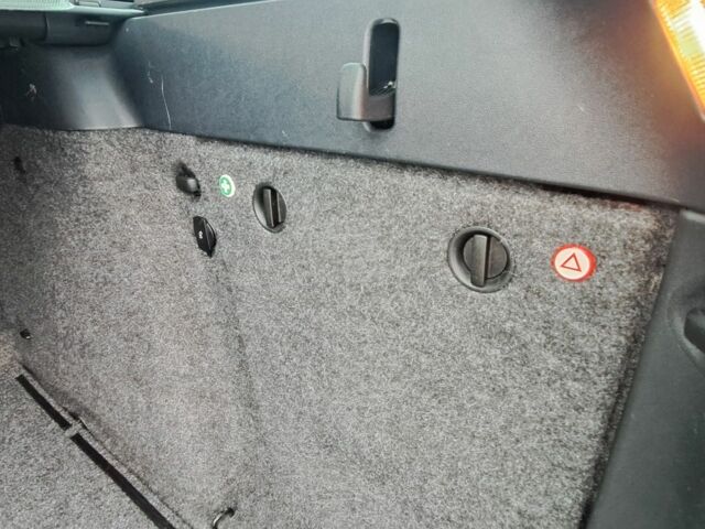 Черный Шкода Октавия, объемом двигателя 1.8 л и пробегом 213 тыс. км за 7500 $, фото 6 на Automoto.ua