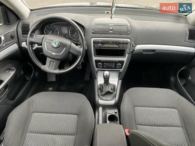 Черный Шкода Октавия, объемом двигателя 1.8 л и пробегом 207 тыс. км за 7300 $, фото 27 на Automoto.ua