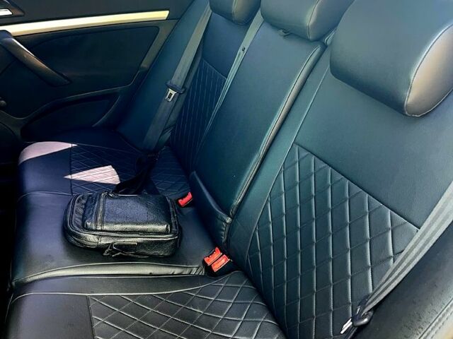 Черный Шкода Октавия, объемом двигателя 1.6 л и пробегом 320 тыс. км за 8300 $, фото 5 на Automoto.ua