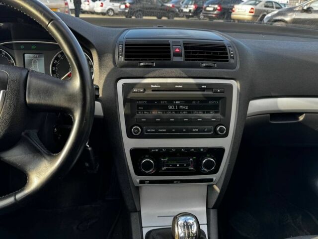 Чорний Шкода Октавія, об'ємом двигуна 1.4 л та пробігом 177 тис. км за 6500 $, фото 9 на Automoto.ua