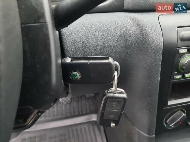 Шкода Октавия 2009 в Полтаве на Automoto.ua Черный Шкода Октавия, объемом двигателя 1.6 л и пробегом 219 тыс. км за 6700 $, фото 41 на Automoto.ua