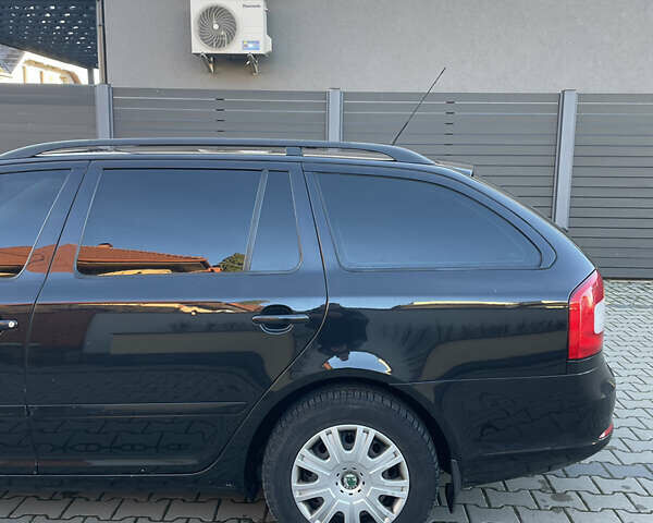 Черный Шкода Октавия, объемом двигателя 1.6 л и пробегом 288 тыс. км за 6650 $, фото 2 на Automoto.ua