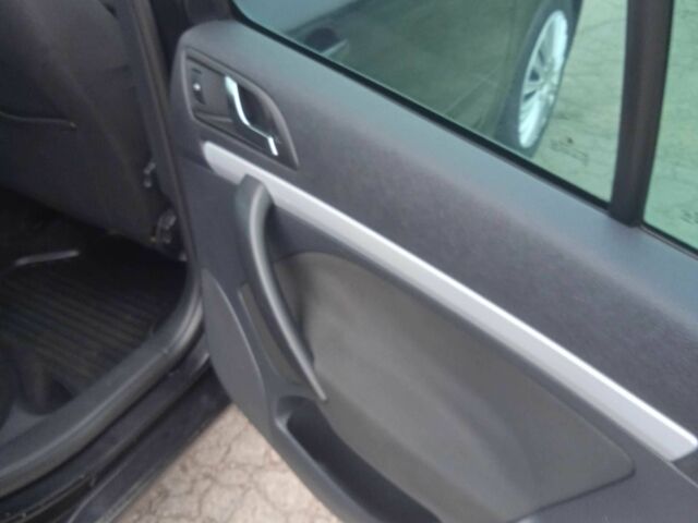 Черный Шкода Октавия, объемом двигателя 1.6 л и пробегом 193 тыс. км за 7400 $, фото 8 на Automoto.ua