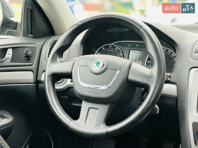 Черный Шкода Октавия, объемом двигателя 1.8 л и пробегом 223 тыс. км за 8999 $, фото 20 на Automoto.ua