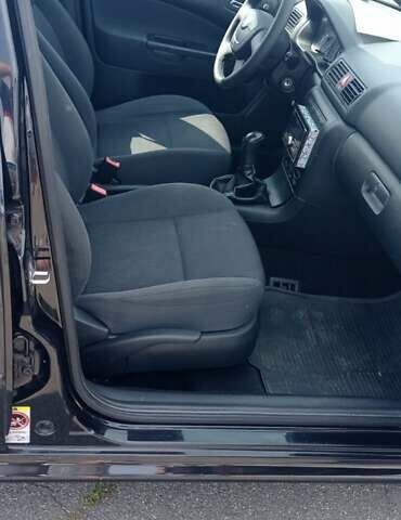 Черный Шкода Октавия, объемом двигателя 1.6 л и пробегом 273 тыс. км за 5600 $, фото 3 на Automoto.ua