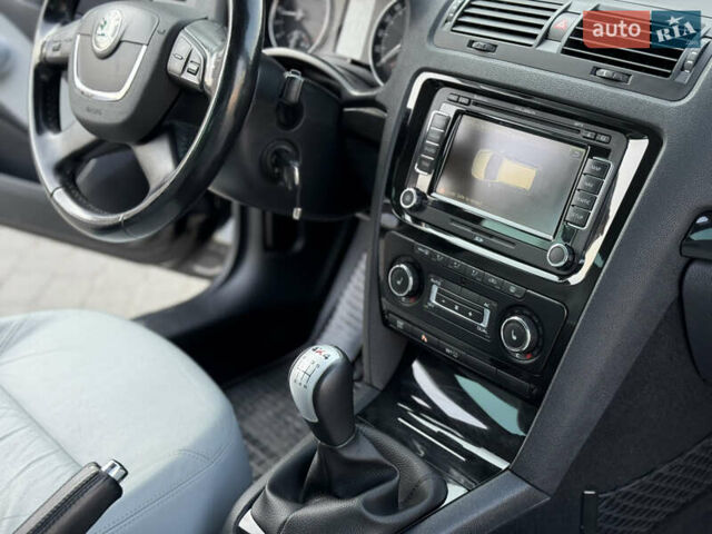 Черный Шкода Октавия, объемом двигателя 0 л и пробегом 215 тыс. км за 8800 $, фото 163 на Automoto.ua