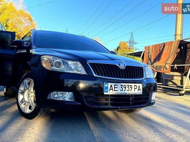 Черный Шкода Октавия, объемом двигателя 1.6 л и пробегом 216 тыс. км за 8500 $, фото 3 на Automoto.ua