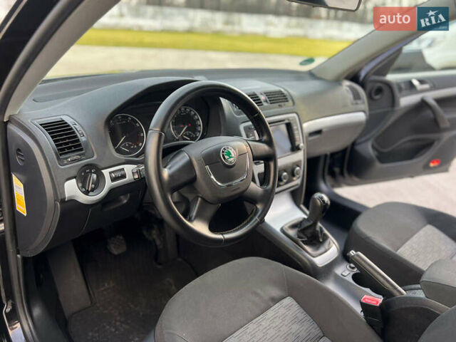 Черный Шкода Октавия, объемом двигателя 1.4 л и пробегом 148 тыс. км за 6400 $, фото 12 на Automoto.ua