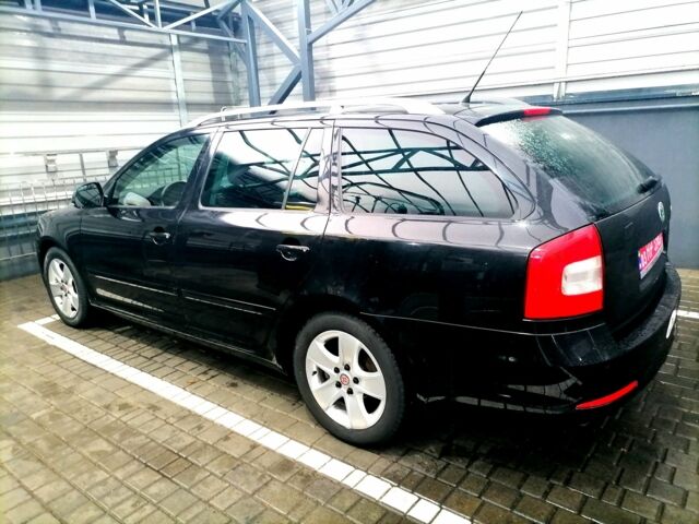 Черный Шкода Октавия, объемом двигателя 0 л и пробегом 221 тыс. км за 7200 $, фото 2 на Automoto.ua