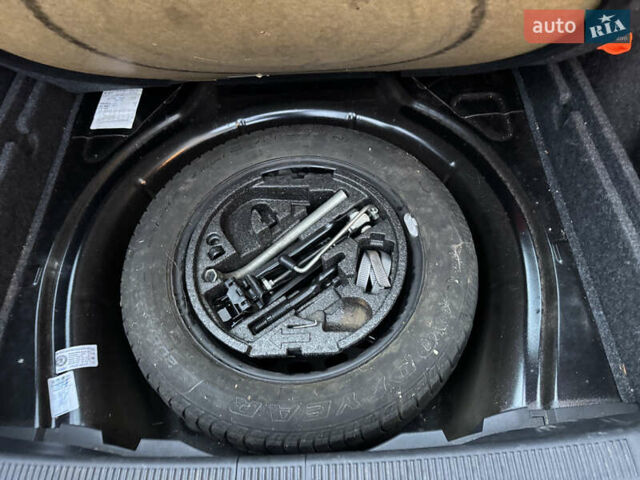 Черный Шкода Октавия, объемом двигателя 1.6 л и пробегом 250 тыс. км за 9300 $, фото 6 на Automoto.ua