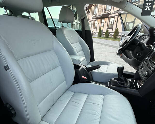 Черный Шкода Октавия, объемом двигателя 0 л и пробегом 215 тыс. км за 8800 $, фото 184 на Automoto.ua