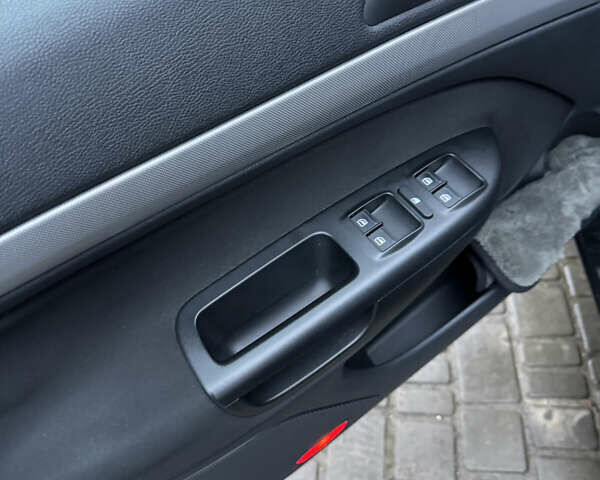 Черный Шкода Октавия, объемом двигателя 1.6 л и пробегом 250 тыс. км за 9300 $, фото 14 на Automoto.ua