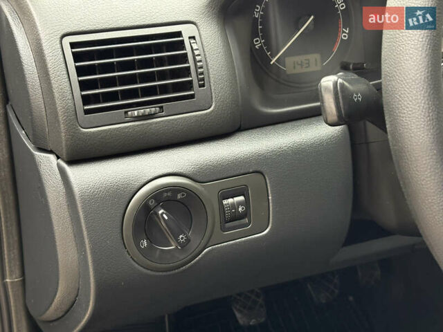 Черный Шкода Октавия, объемом двигателя 1.6 л и пробегом 218 тыс. км за 6777 $, фото 36 на Automoto.ua