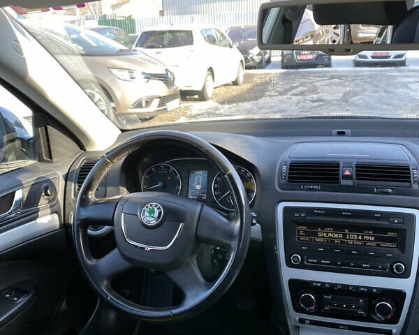 Черный Шкода Октавия, объемом двигателя 1.4 л и пробегом 249 тыс. км за 5900 $, фото 13 на Automoto.ua