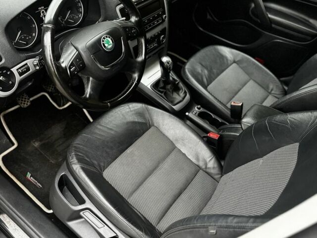 Черный Шкода Октавия, объемом двигателя 1.4 л и пробегом 230 тыс. км за 6900 $, фото 2 на Automoto.ua