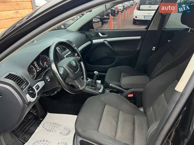 Черный Шкода Октавия, объемом двигателя 1.8 л и пробегом 208 тыс. км за 6800 $, фото 8 на Automoto.ua