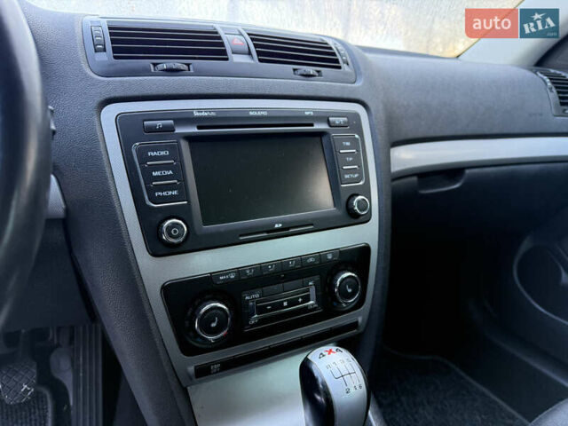 Черный Шкода Октавия, объемом двигателя 1.8 л и пробегом 104 тыс. км за 8700 $, фото 14 на Automoto.ua