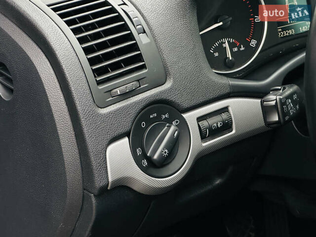 Черный Шкода Октавия, объемом двигателя 1.8 л и пробегом 223 тыс. км за 8999 $, фото 33 на Automoto.ua