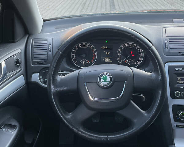 Черный Шкода Октавия, объемом двигателя 1.6 л и пробегом 288 тыс. км за 6650 $, фото 16 на Automoto.ua