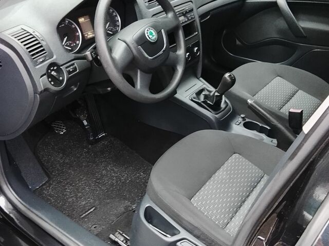 Черный Шкода Октавия, объемом двигателя 0 л и пробегом 233 тыс. км за 6950 $, фото 8 на Automoto.ua